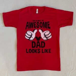 Disney 'This Is What An Awesome Dad Looks Like' Mickey Hands Graphic Tee Size S